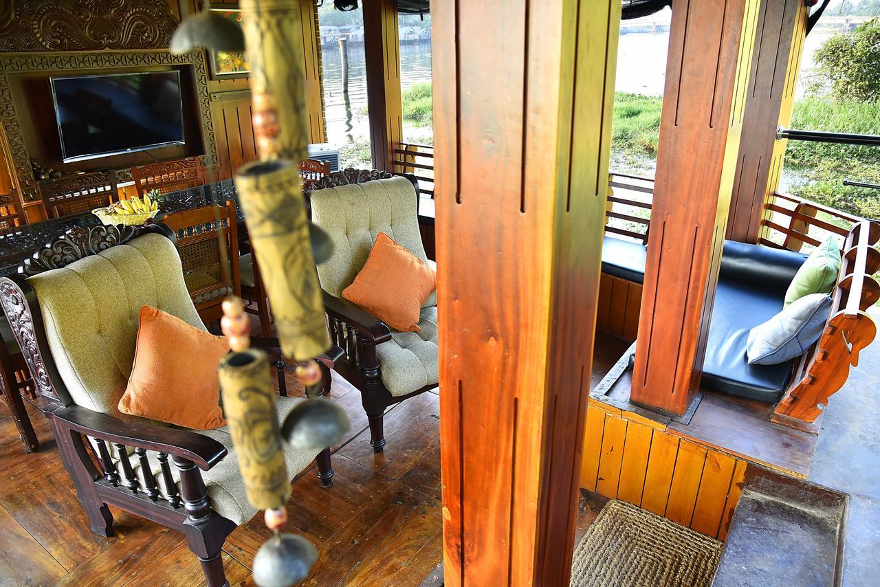 Indiavacationz Houseboats Hotel Alappuzha Exterior photo