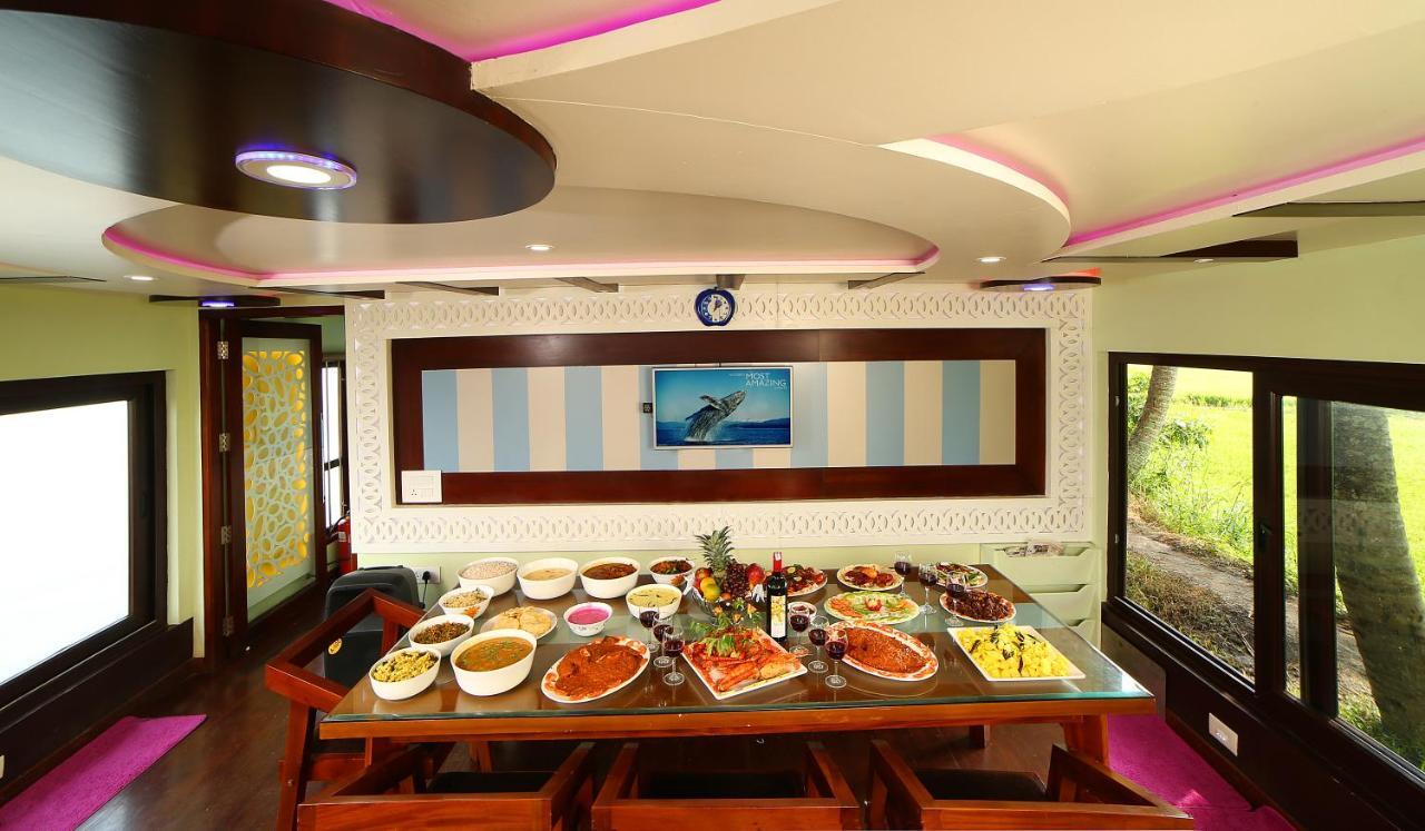 Indiavacationz Houseboats Hotel Alappuzha Exterior photo